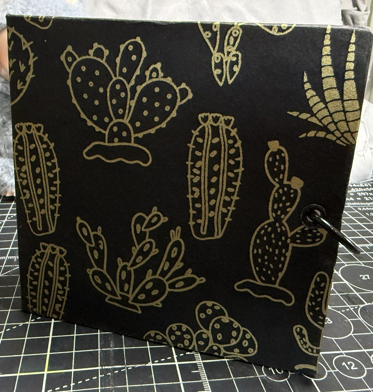 Cacti in Gold